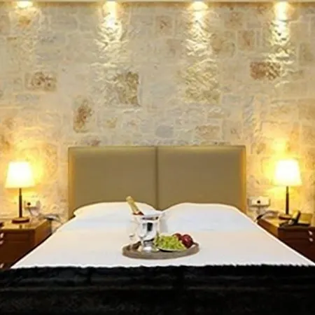 Styga Mountain 자로울라